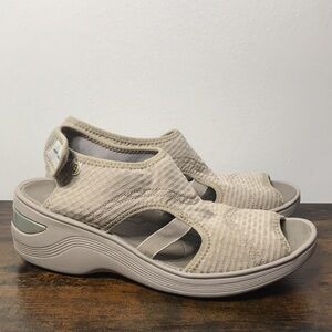 Bzees Womens Dream Sandals Neutral Beige Comfort Mature Breathable  9